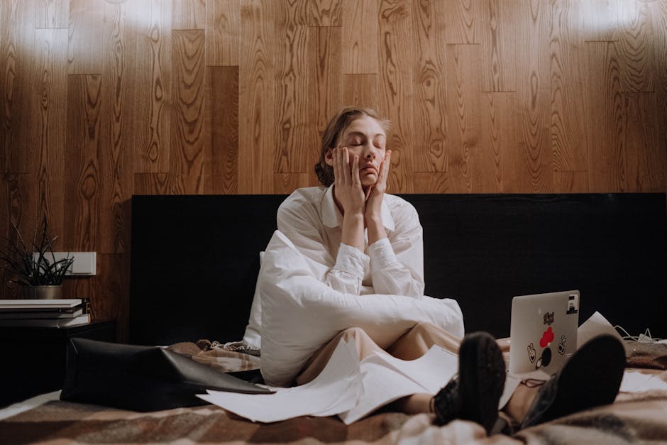 Lelah Mental & Overthinking? Ini 5 Kebiasaan 'Aneh' Yang Bikin Pikiran Auto Tenang & Bahagia! - Page 1