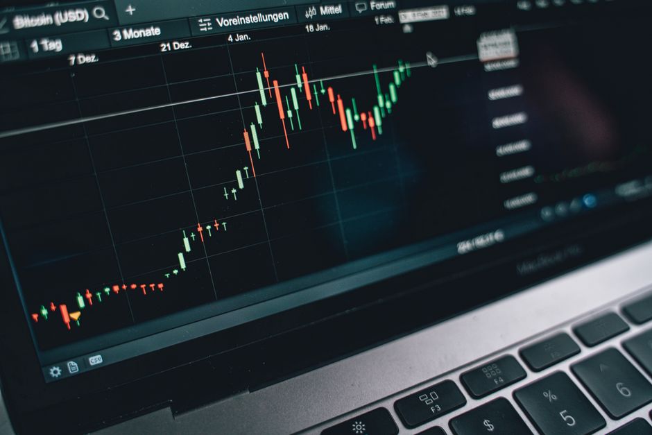 Skandal Algoritma: Bagaimana AI Diam-diam Membaca Pikiran Finansial Anda (Dan Kenapa Ini Berbahaya!) - Page 3