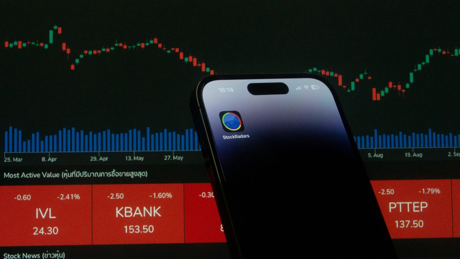 Revolusi Keuangan Dimulai: Bagaimana AI Mengubah Cara Kita Berinvestasi Selamanya! - Page 6