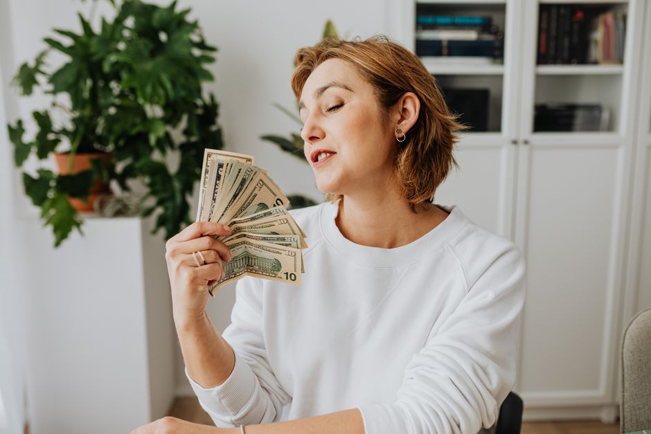 Gaya Hidup Minimalis Tapi Tetap Kelihatan Mahal? Ini Dia 4 Trik Budgeting Yang Bikin Temanmu Iri! - Page 4