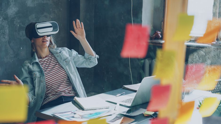 Kiamat Pekerjaan Dimulai? Ini 5 Skill Wajib Yang Harus Anda Kuasai Agar Tidak Digantikan AI! - Page 1