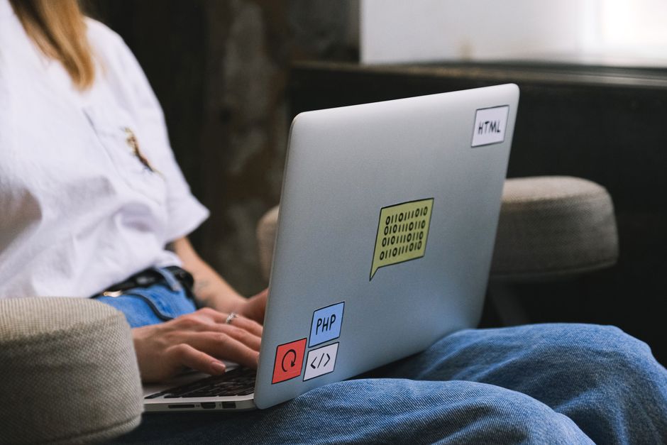 Ancaman Atau Revolusi? Bagaimana AI Terbaru Mengambil Alih Tugas Programmer Dan Desainer Teknologi. - Page 2