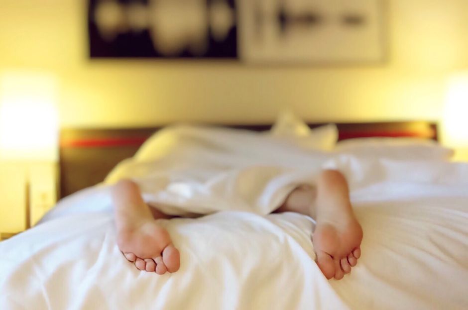 Insomnia Minggat! Coba 3 Trik Sederhana Ini Sebelum Tidur, Dijamin Langsung Pulas Sampai Pagi - Page 2