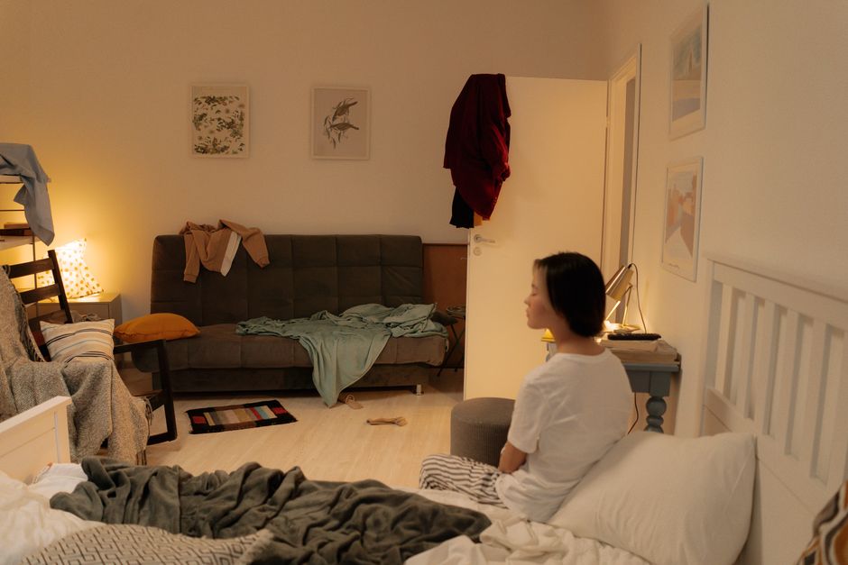 Rumah Berantakan? Ini 5 'Life Hack' Ajaib Yang Bikin Rapi Permanen Tanpa Capek (Dijamin Nggak Perlu Bersih-Bersih Tiap Hari!) - Page 2